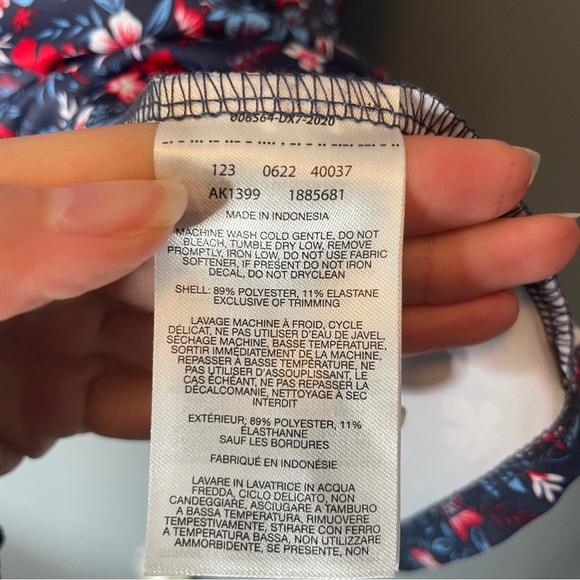 Columbia keyhole back Floral Sleeveless Tank Top - Blue and Red size small - Picture 5 of 12